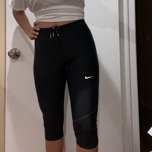 Nike Medium Black Dri-fit Capri Gym Leggings